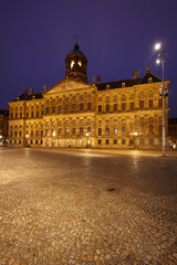 Fototapeta premium The Royal Palace at dusk, Amsterdam, Netherlands
