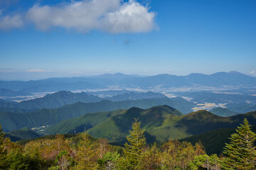 Fototapeta premium 長野県 ビーナスライン 美ヶ原高原からの景色 