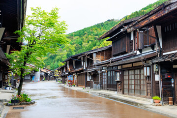 初夏の中山道 奈良井宿　長野県塩尻市　Narai-juku on the Nakasendo in early summer. Nagano Pref, Shiojiri City.	
