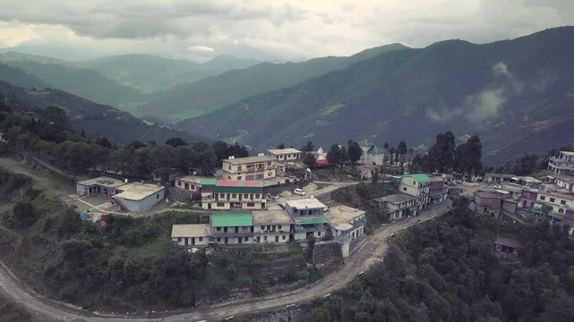 Drone view of Lohajung &ndash; a small, picturesque village nestled in the Chamoli district of Uttarakhand, India. Surrounded by majestic mountain ranges, Lohajung offers stunning panoramic views.