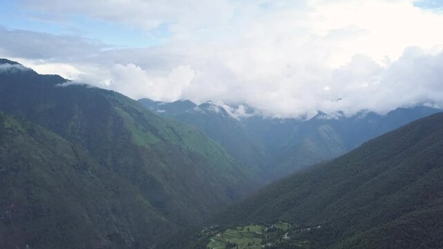 Lohajung is a small hamlet located in the Chamoli district of Uttarakhand. It is known as the base camp for several popular treks, including Brahmatal, Ronti Saddle, Ali Bedni Bugyal, and the Roopkund