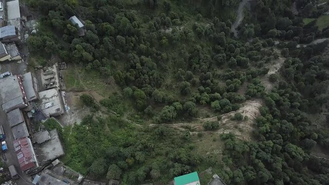Lohajung is a small hamlet located in the Chamoli district of Uttarakhand. It is known as the base camp for several popular treks, including Brahmatal, Ronti Saddle, Ali Bedni Bugyal, and the Roopkund