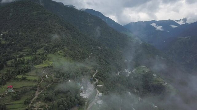 Lohajung is a small hamlet located in the Chamoli district of Uttarakhand. It is known as the base camp for several popular treks, including Brahmatal, Ronti Saddle, Ali Bedni Bugyal, and the Roopkund
