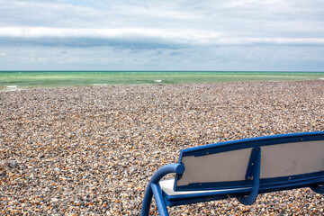 Face à la plage de galets de Criel-sur-Mer en Seine-Maritime