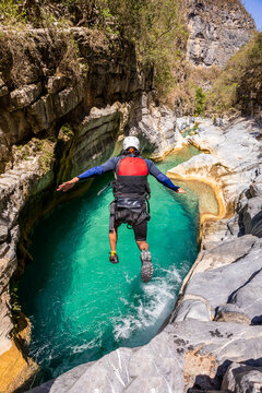 Adventurer explores majestic canyons in Nuevo Leon