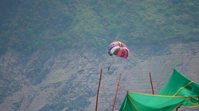 Parasailing & Gliding at Tehri Lake &ndash; Ultimate Adventure in Uttarakhand