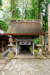 初夏の諏訪大社 上社 本宮　長野県諏訪市　Suwa Taisha Shrine in early summer....