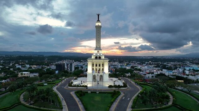  El Monumento Santiago de los Caballeros Republica Dominicana