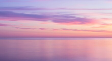 Obraz premium Serene Lavender Horizon: Calm Water Reflections at Dusk