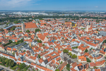 Die Autostadt Ingolstadt an der Donau von oben, Blick in die Innenstadt