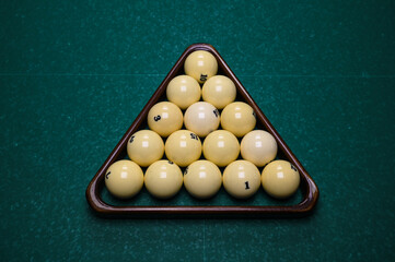table billiards game, pyramid tournament