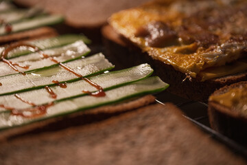 Delicious Bread with Cucumber and Sauce