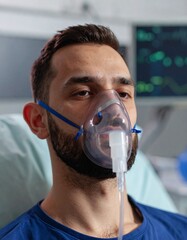 patient with breathing mask