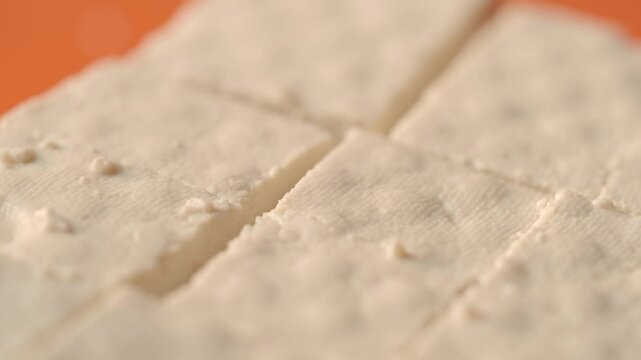 Cooking guide for cutting soft tofu in small cubes