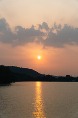 Naklejka premium Sunset on the lake