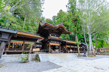 初夏の諏訪大社 下社 秋宮　長野県諏訪郡　Suwa Taisha Shrine in early summer....