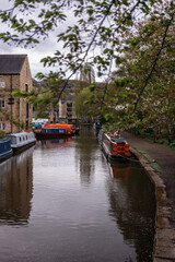 Obraz premium Sowerby Bridge Canal with Boats