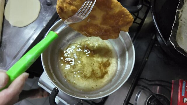 fried cake, pireca, cachanga, puff pastry, sopaipilla, chipa amasada, chip&aacute; cuerito or chip&aacute; chyryr&yacute;, traditional food, regional Latin American food