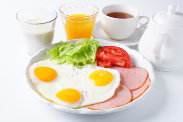 朝食イメージ　ハムエッグ