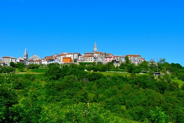 Obraz premium Old historic town of Buje in Istria, Croatia in summer