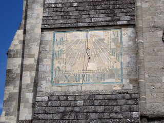 Sundial on Chichester cathedral 