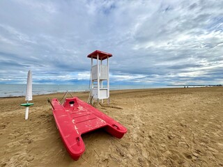 postazione di salvataggio al mare in inverno