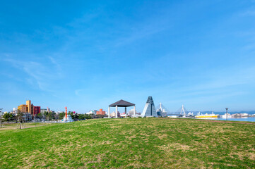 【青森港：青森ベイエリア】青森ベイエリア早朝の風景。青森中央ふ頭緑地からの風景