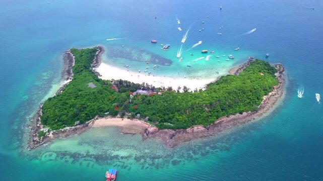 High angle view of Sak island or Koh Sak near Koh Larn with beautiful sea water and sandy beach located in Pattaya, Chonburi in the Gulf of Thailand.