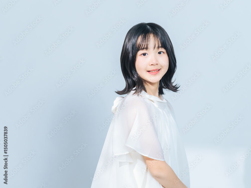 Poster 女の子、ドレス、子供、ポートレート、女子、笑顔、カジュアル、元気、キッズ、日本人、美容、ナチュラル、かわいい、清潔感、清楚、透明感、コピースペース、広告、白バック、ヘアケア、スキンケア、美肌、美白、美顔、爽やか、ワンピース、アパレル、おしゃれ、ファッション、女性、カメラ目線、ライフスタイル、黒髪、可愛い、フォトスタジオ、写真館、ハーフ成人式、七五三、撮影会、メイク、上半身、モデル、少女、小学生、明