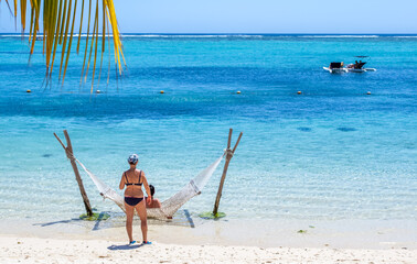Hamac de bien-être sur plage paradisiaque 