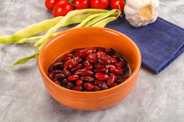 Canned red bean in the bowl