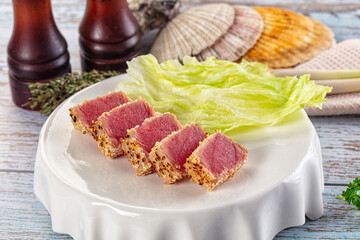 Tuna tataki roasted and raw