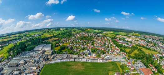 Das oberbayerische Paartal rund um die Kreisstadt Schrobenhausen von oben