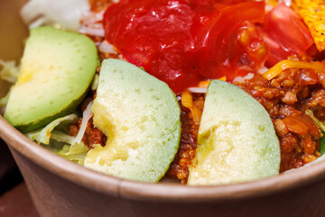 休日にはキッチンカーが来る。
外で食べる美味しいアボカドのタコライスと缶ビール。
神奈川県横浜市三ツ池公園-2025
