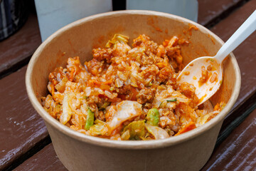休日にはキッチンカーが来る。
外で食べる美味しいアボカドのタコライスと缶ビール。
神奈川県横浜市三ツ池公園-2025
