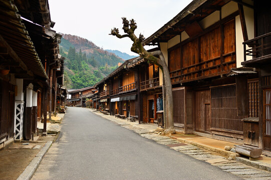 妻籠宿」の写真素材 | 1,731件の無料イラスト画像 | Adobe Stock