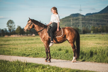 Frau mit Pferd