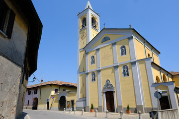 Obraz premium Old buildings at Corneliano Bertario, historic village in Milan province, Italy: San Giorgio church