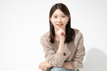 考える女性
