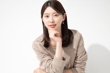 考える女性