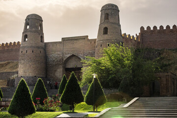 Citadelle historique d'Hisor au Tadjikistan