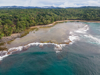 Aventuras en playas tropicales de Colon
