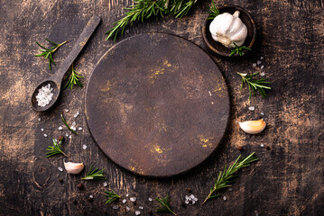 Rosemary, garlic, salt and pepper.