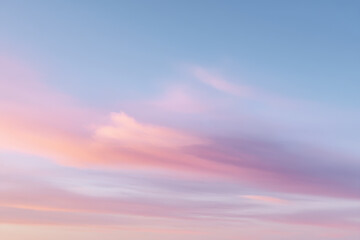 Obraz premium serene sky gradient featuring soft blue and pink hues with subtle violet undertones