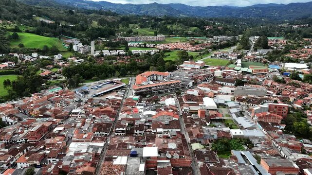 Video a&eacute;reo realizado sobre el municipio de El Retiro, en Antioquia, Colombia