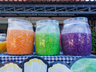 (Lot Chong Singapore) Thai desserts that are popularly eaten and sold in markets throughout Thailand (clear photos of specific areas)