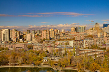 Obraz na płótnie Canvas Victory Park and Arabkir district scenic view (Yerevan, Armenia)