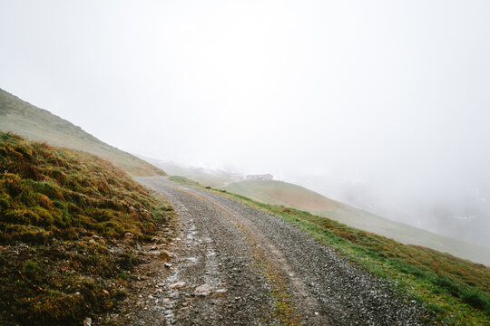 Alm im Gro&szlig;en Walsertal bei Wolken und Nebel