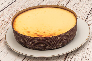 Although creamy cheesecake seems simple,