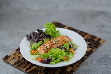 Salmon Master Salad – Fresh Mixed Greens with Grilled Salmon, Perfect for Healthy Food Photography